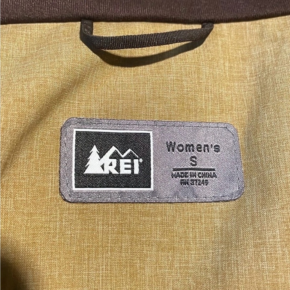 Women's Tan Belted Trench Coat | REI Rain / Wind Jacket - Picture 10 of 11